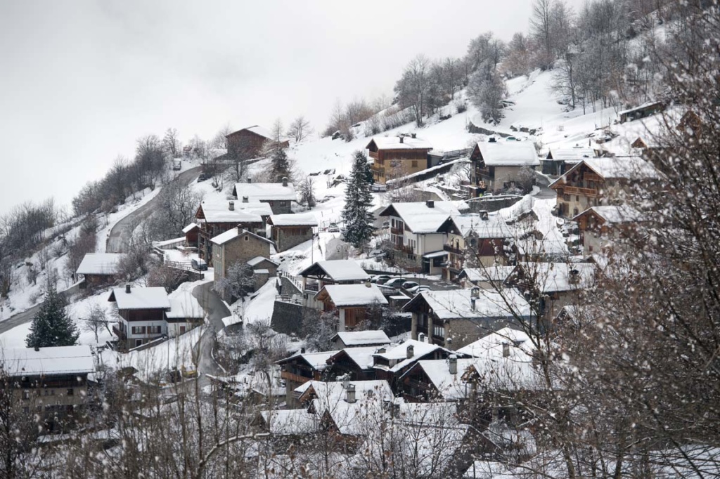 The après-ski, to let your hair down. Cheers!  Val d'Isère : Alps ski  resort and winter sports